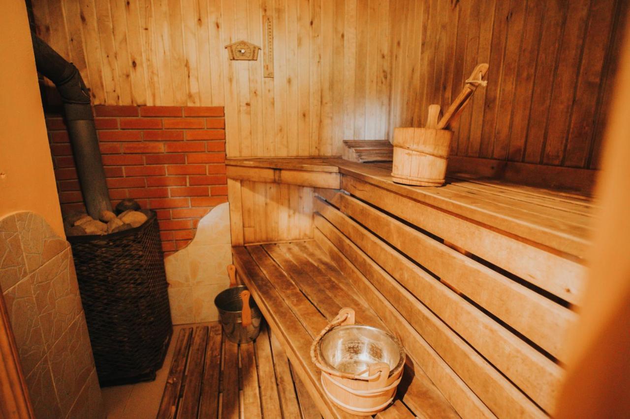 Brivdienu Maja Ar Pirti "Strautkalni" Ieriki Exteriör bild